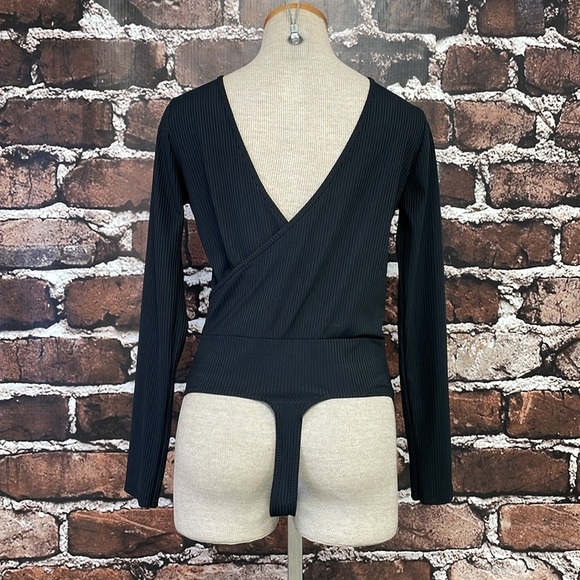 ASOS Bodysuit Women's 6 Black Long Sleeve V-Neck Stretch One-Piece - Picture 10 of 15